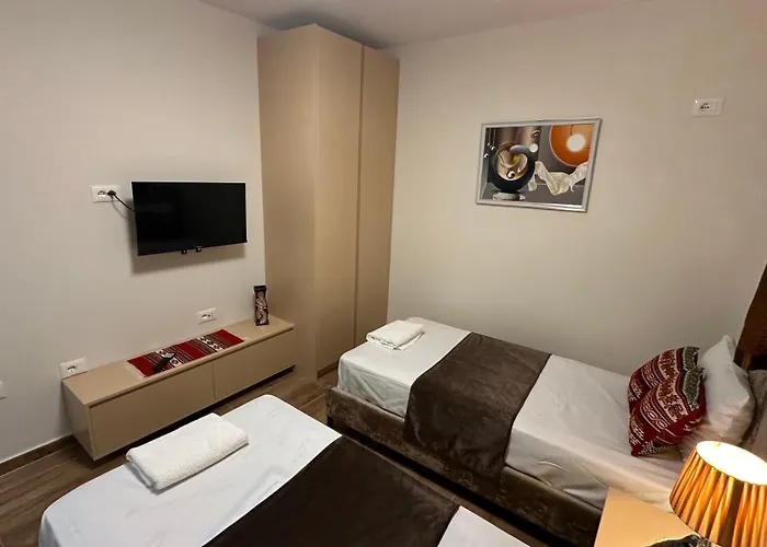 Apartment Cozy Centrally Located For Two 2, 10 Min Walk From Center