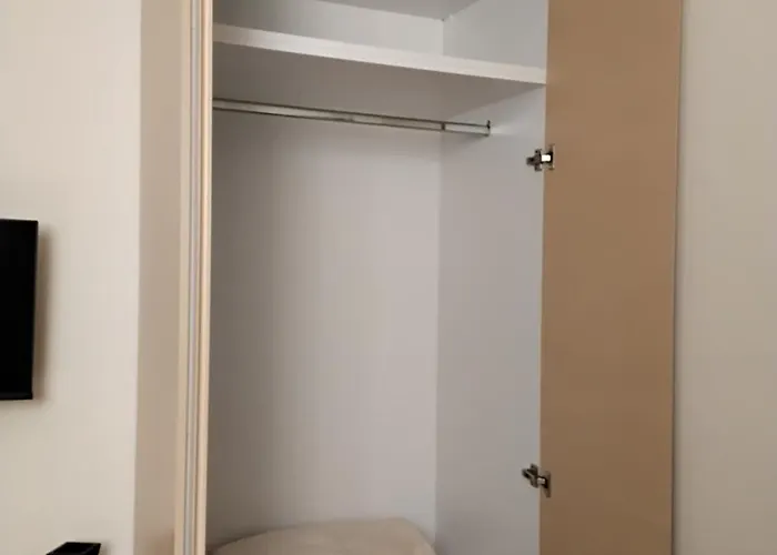 Cozy Centrally Located For Two 2, 10 Min Walk From Center Apartament *