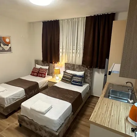 Cozy Centrally Located For Two 2, 10 Min Walk From Center Daire