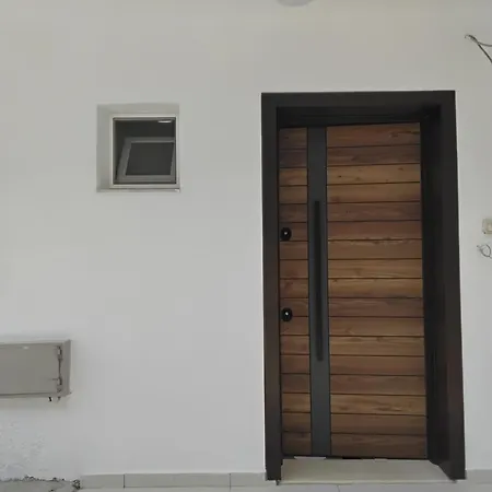 Apartment Cozy Centrally Located For Two 2, 10 Min Walk From Center *