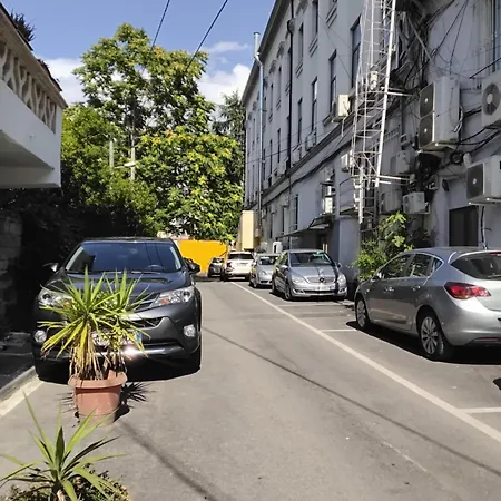 Cozy Centrally Located For Two 2, 10 Min Walk From Center Daire *