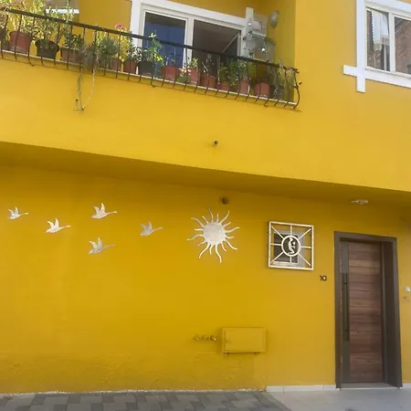 Cozy Centrally Located For Two 2, 10 Min Walk From Center * Tiran
