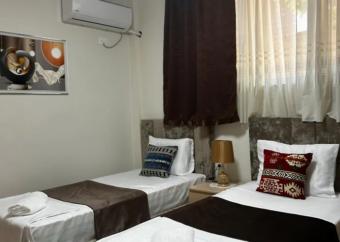 Cozy Centrally Located For Two 2, 10 Min Walk From Center Lägenhet Tirana