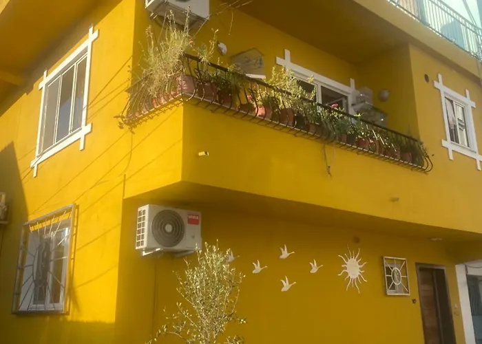 Cozy Centrally Located For Two 2, 10 Min Walk From Center *