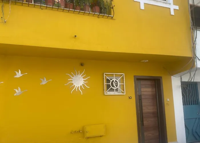 Cozy Centrally Located For Two 2, 10 Min Walk From Center Lägenhet